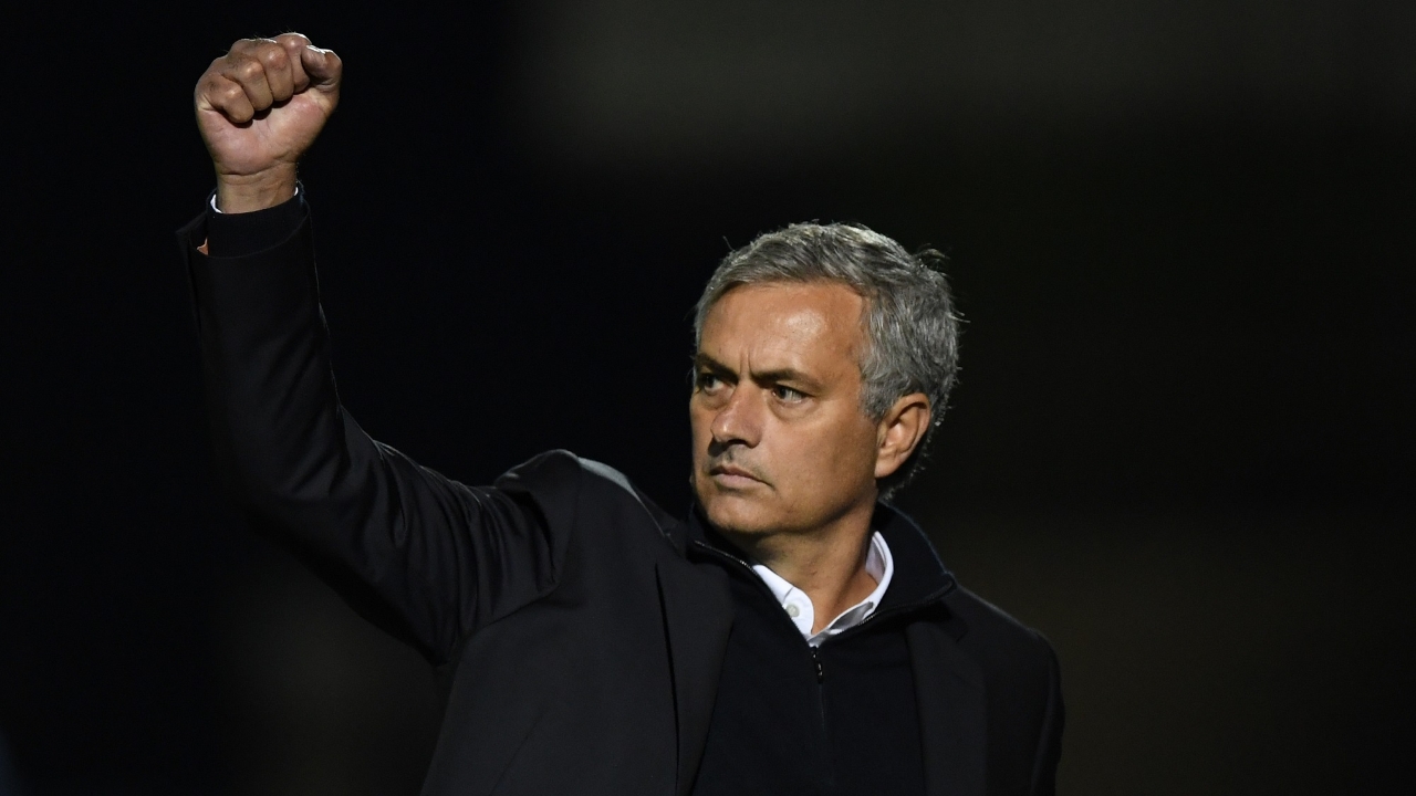 六台嘉宾：阿隆索输曼城就下课，皇马还没官宣是担心欧冠惨败（六台评论：若输曼城阿隆索恐遭下课，皇马迟未官宣因忧欧冠惨败）