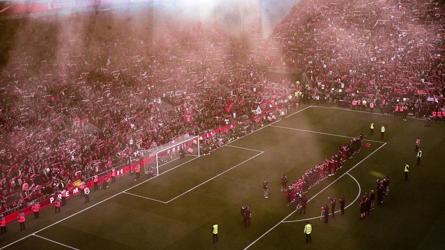 “小雪”节气将至，长春亚泰基地为天然草加盖第二层“棉被”（小雪将至，长春亚泰基地为天然草坪再盖一层“棉被”）