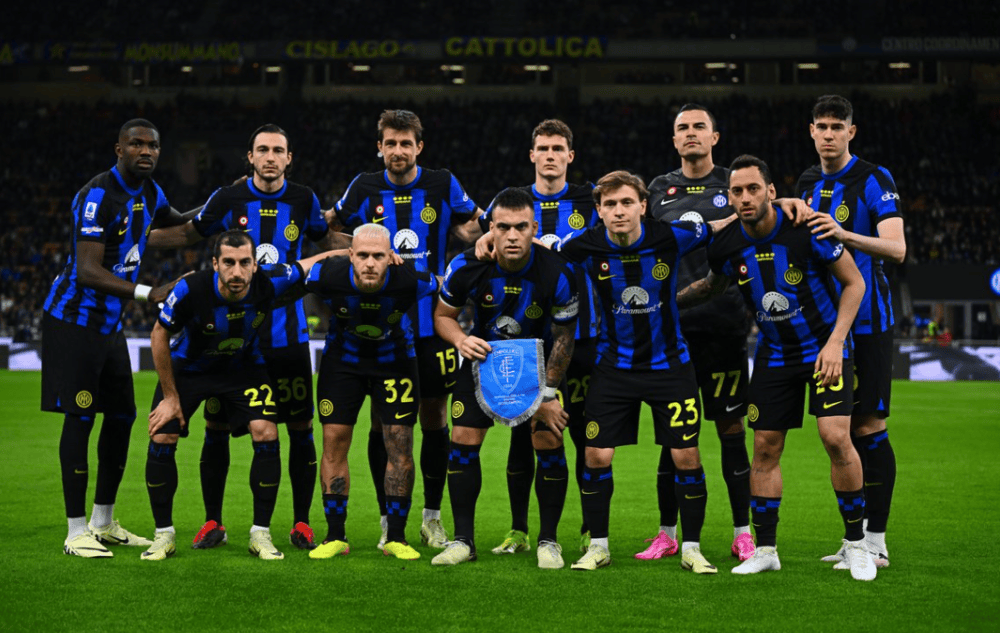 勇士新赛季名单敲定 库里领衔出战（勇士确定新季大名单 库里率队征战）