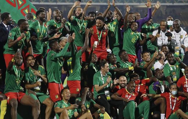 罗马诺：斯洛特在队内的权威不降反升，他需要萨拉赫主动道歉（罗马诺：斯洛特威信不降反升，需萨拉赫主动致歉）