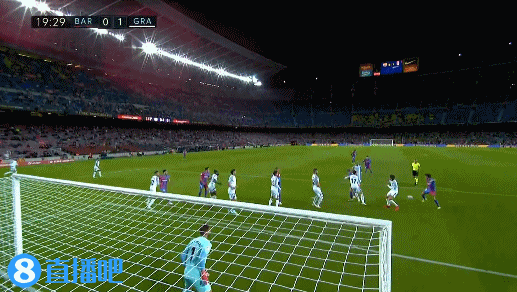 被赠送云达不莱梅印有8号的球衣，克罗斯：这是合同报价吗