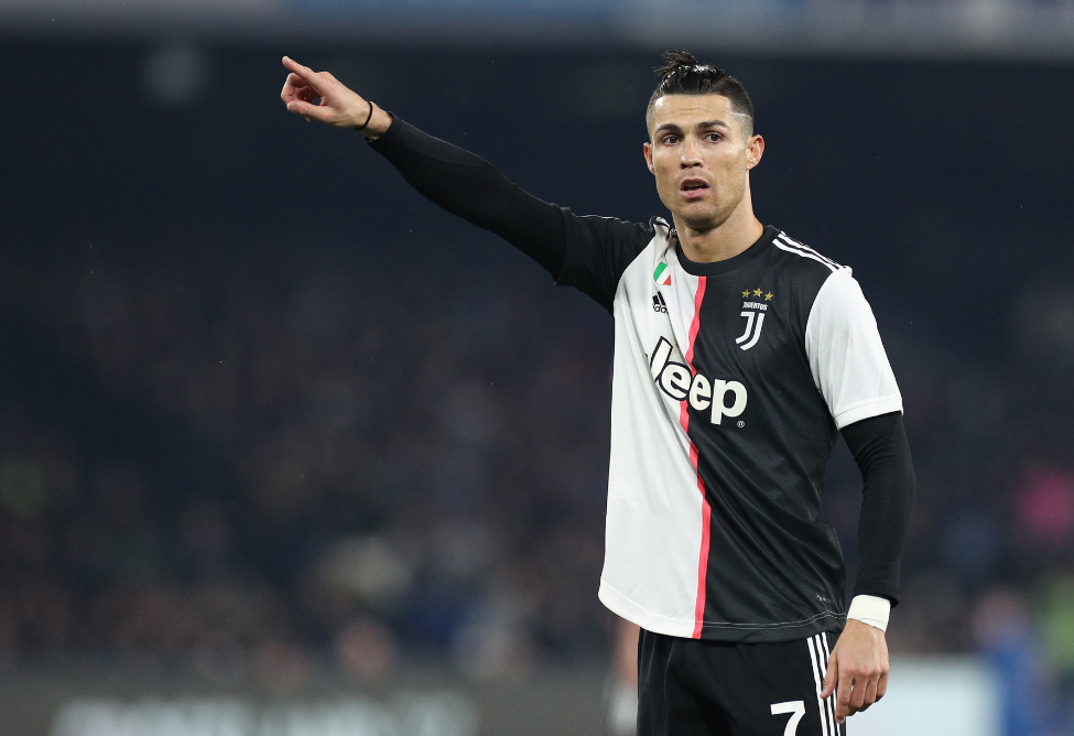 B费双响导演4-1大胜！曼联客场血洗垫底狼队，强势杀回前六（B费梅开二度导演4-1大捷！曼联客场横扫榜尾狼队，强势重返前六）