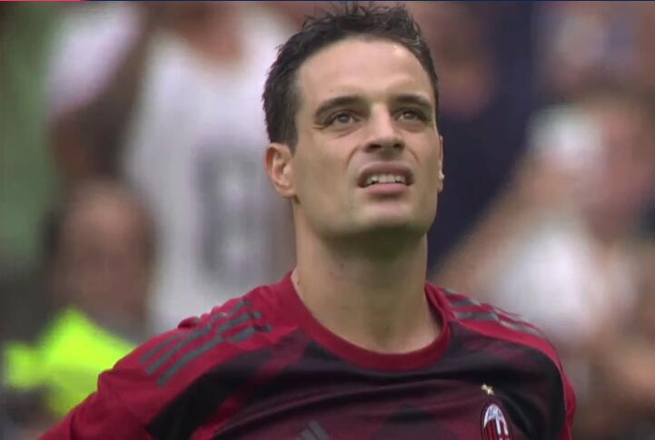 记者：最近放出的B费发言是几周前的采访，当时他在葡萄牙队（记者澄清：近期流传的B费言论源自数周前随葡萄牙队的采访）